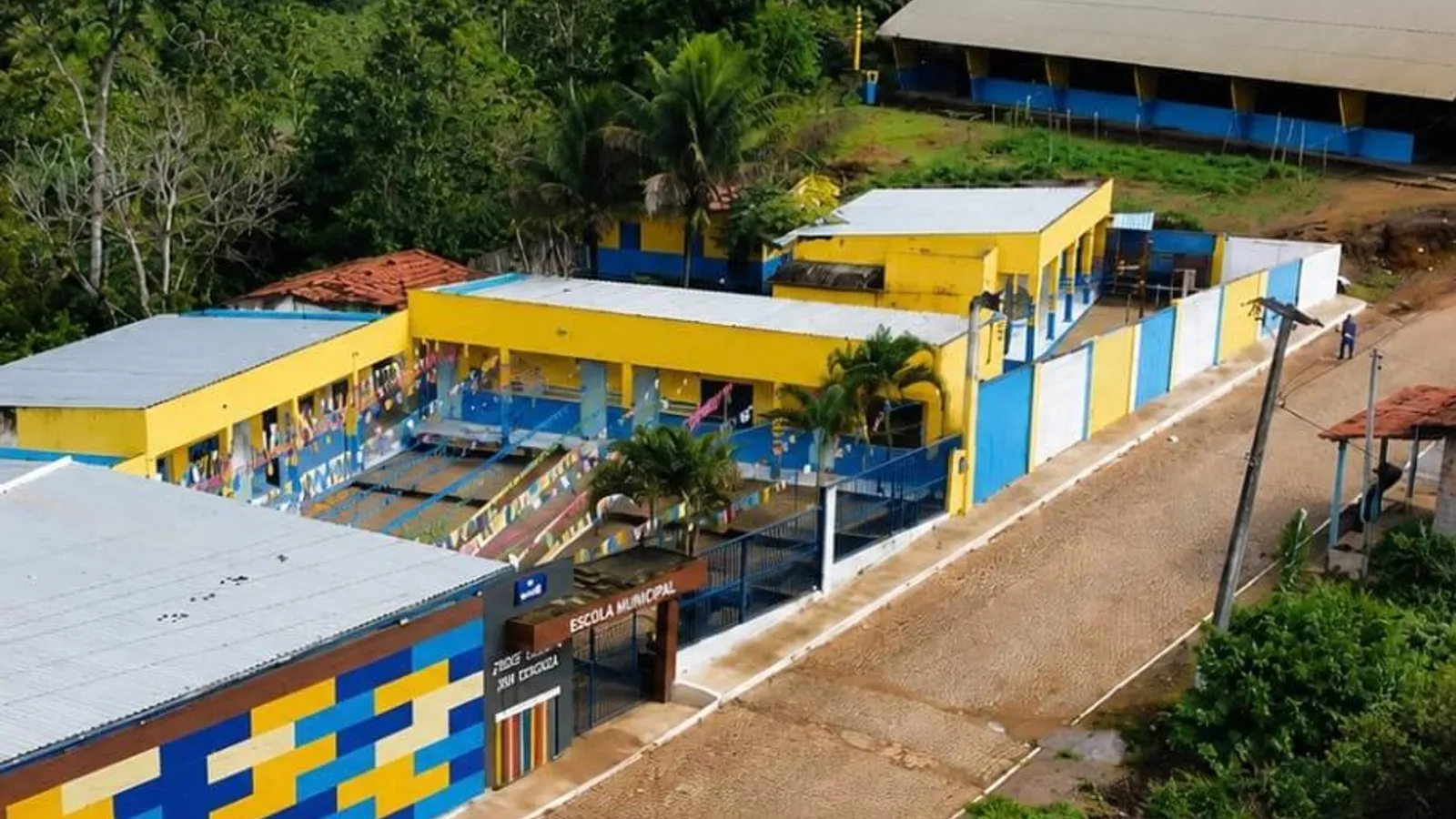 Prefeitura de Teolândia entrega Escola José Bento requalificada e anuncia novos investimentos no povoado do São Paulinho