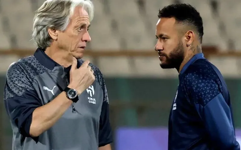 Técnico português disse a Neymar que ele havia "acabado" para o futebol 
