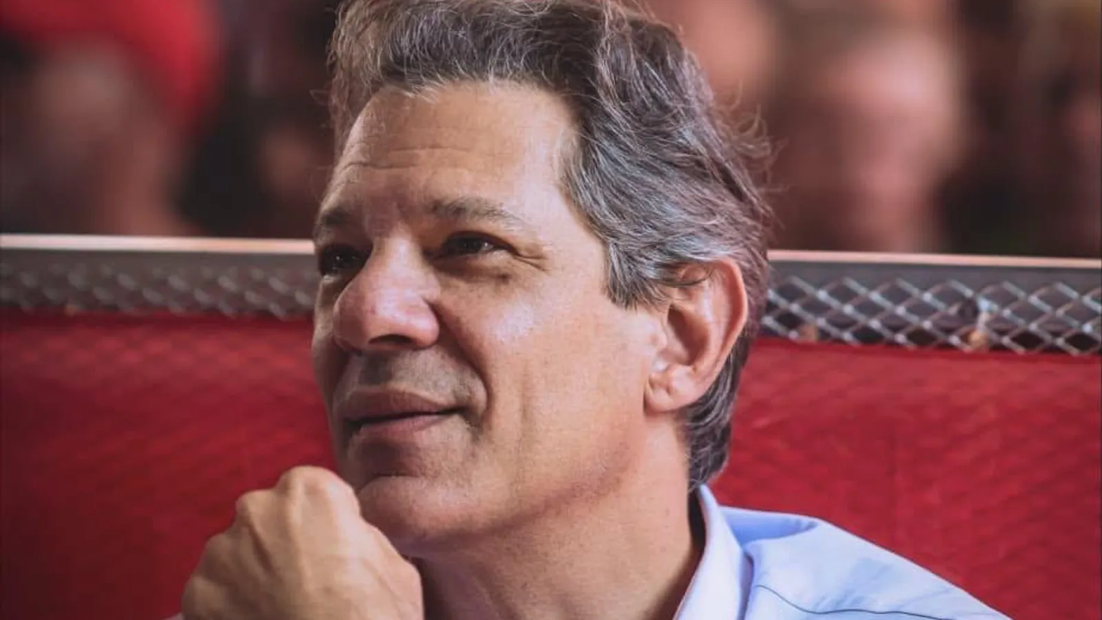 Haddad chama filme sobre Bolsonaro de “segunda categoria” e cobra explicações sobre financiamento milionário