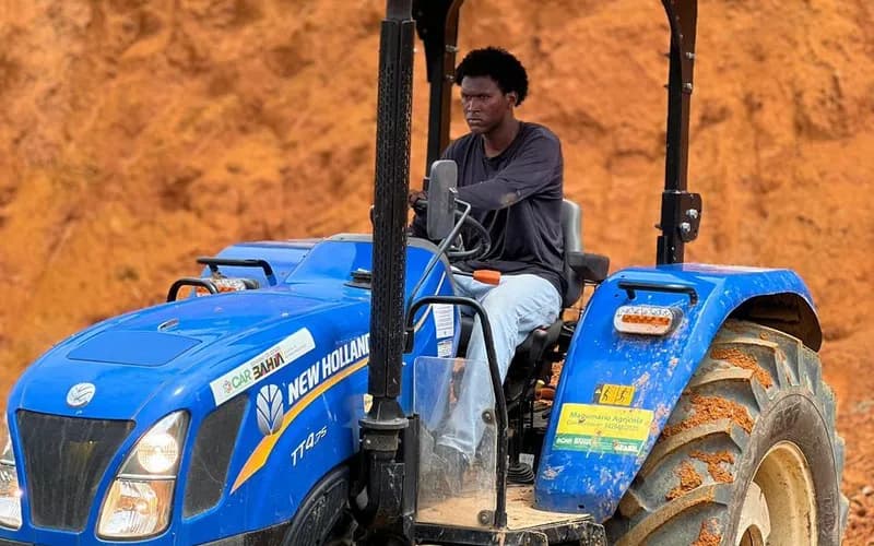 Prefeitura de Teolândia forma novos operadores de máquinas pesadas e abre caminhos para o futuro profissional dos jovens