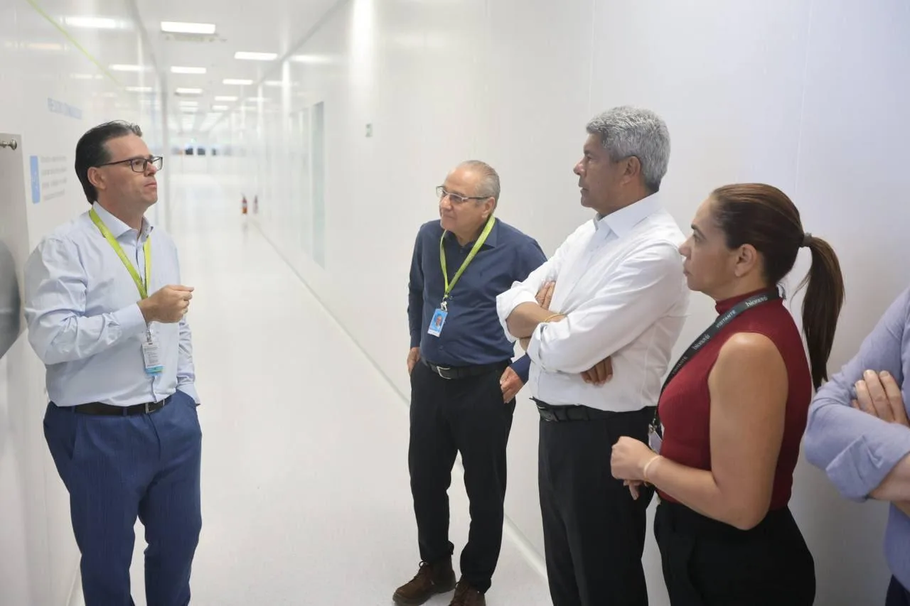 Tempo de espera na fila da regulação piora sob governo Jerônimo Rodrigues, aponta relatório do TCE