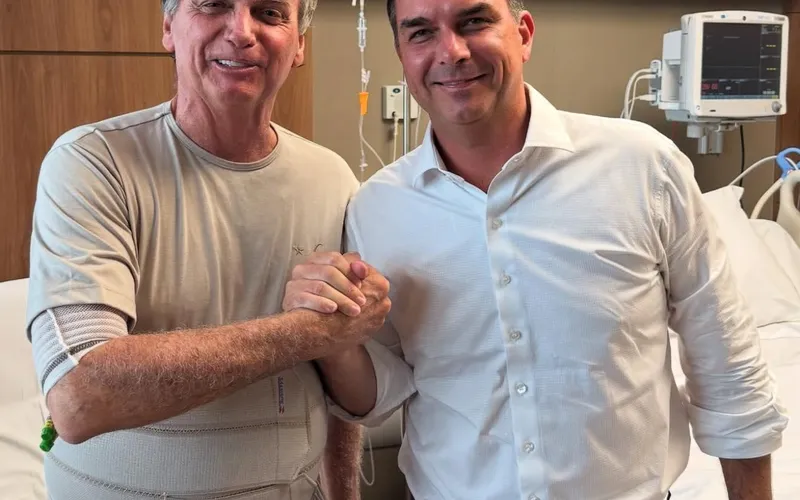 Flávio Bolsonaro diz que seu pai o escolheu para disputar a Presidência em 2026 