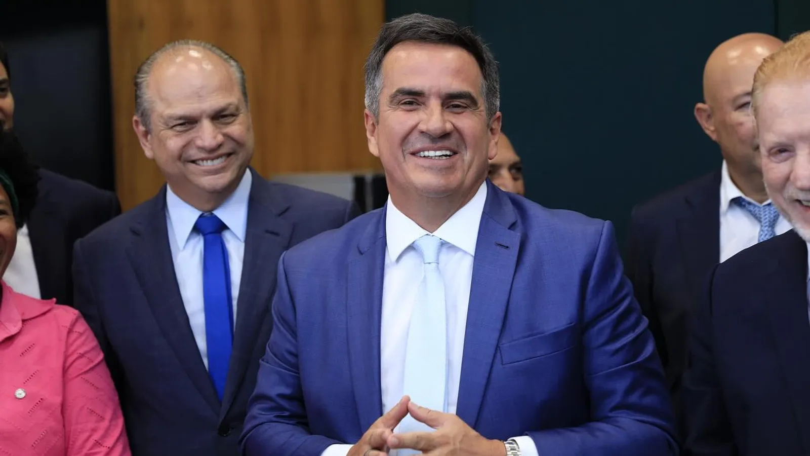 Ciro Nogueira descarta viabilidade da candidatura de Flávio Bolsonaro e defende Tarcísio e Ratinho Jr. como líderes da centro-direita