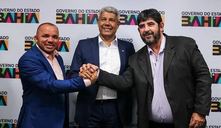 Prefeito de Santa Cruz Cabrália demite mais de 300 servidores às vésperas das festas de fim de ano