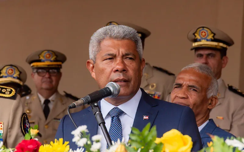 Jerônimo pede que baianos comparem 20 anos do PT na Bahia com governos passados