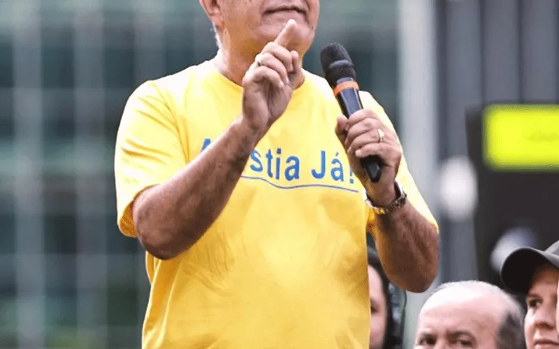 Silas Mafaia defende retirada de pré-candidatura a presidência de Flávio Bolsonaro e aponta Tarcísio de Freitas como nome ideal