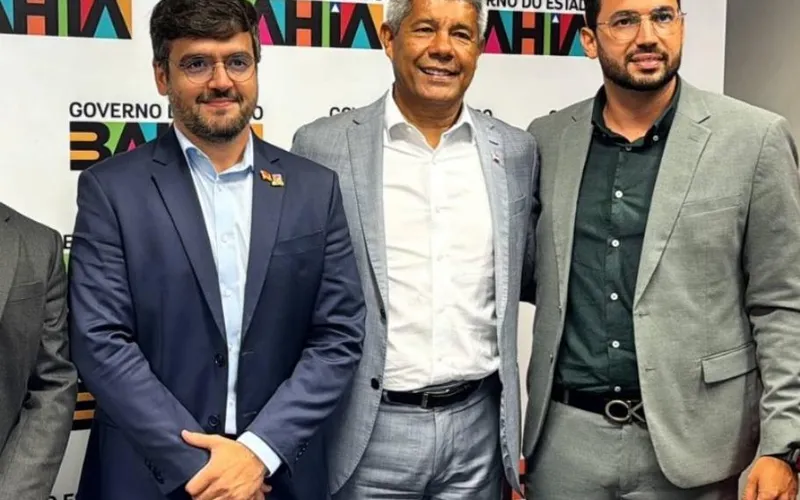 Após "implorar" por encontro, prefeito de Ilhéus conversa com Jerônimo, mas adianta que seu compromisso é com sua cidade
