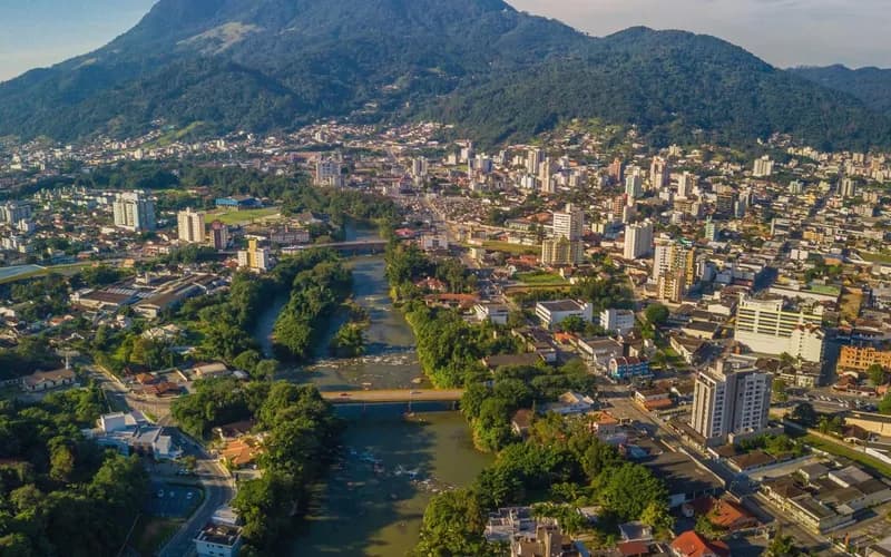 Chamada de "Fábrica de Bilionários", cidade de Santa Catarina quer ajduar outros municípios com geração de emprego