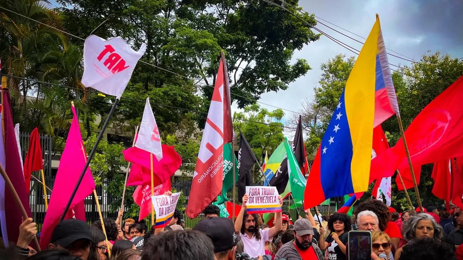 Grupos de esquerda realizam atos no Brasil em defesa de Nicolás Maduro após prisão nos EUA