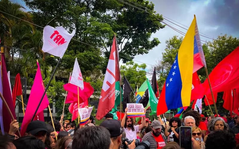 Grupos de esquerda realizam atos no Brasil em defesa de Nicolás Maduro após prisão nos EUA