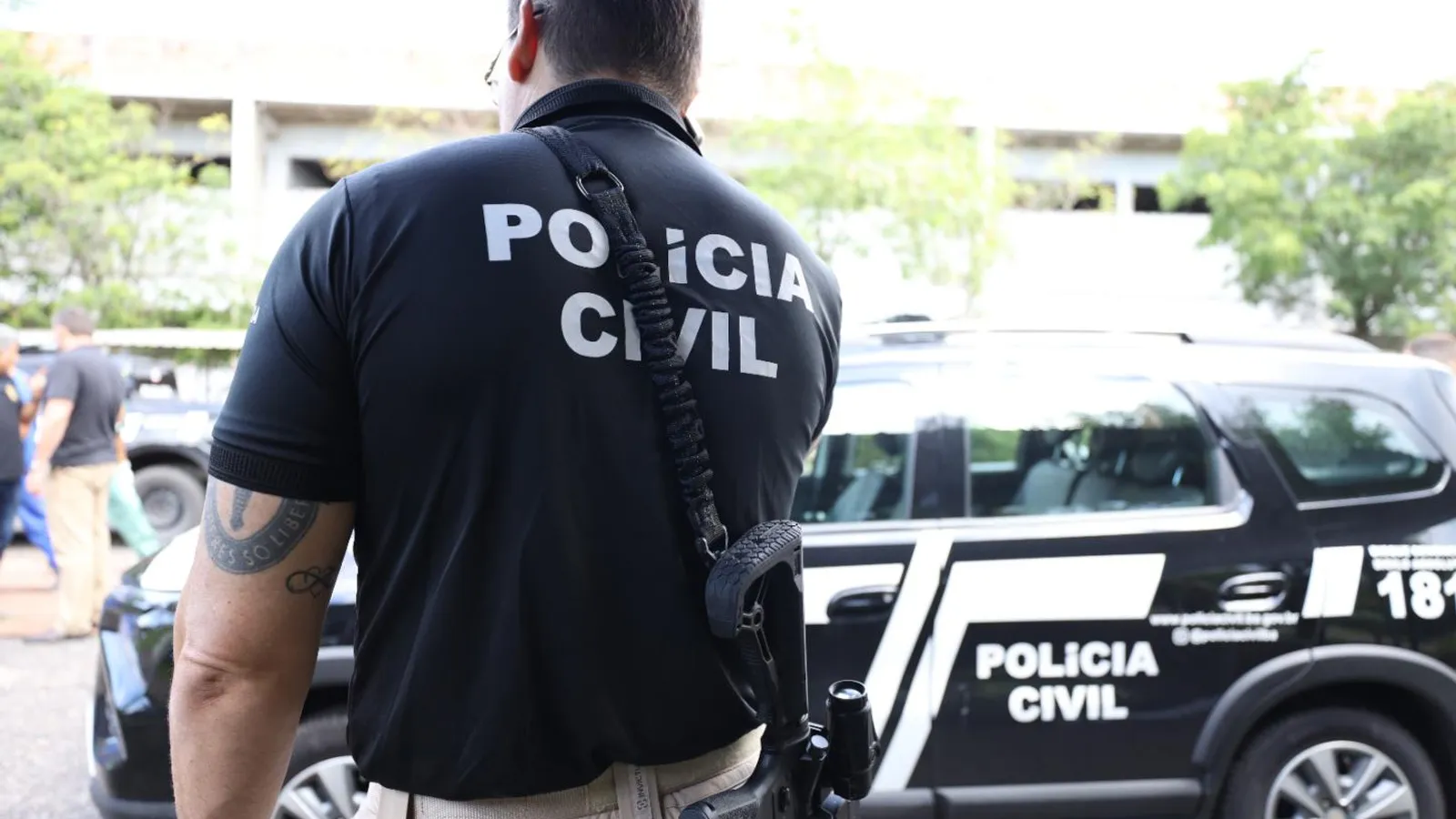 Grupo invade sepultamento em Coaraci, atira em cadáver e coloca fogo em caixão 