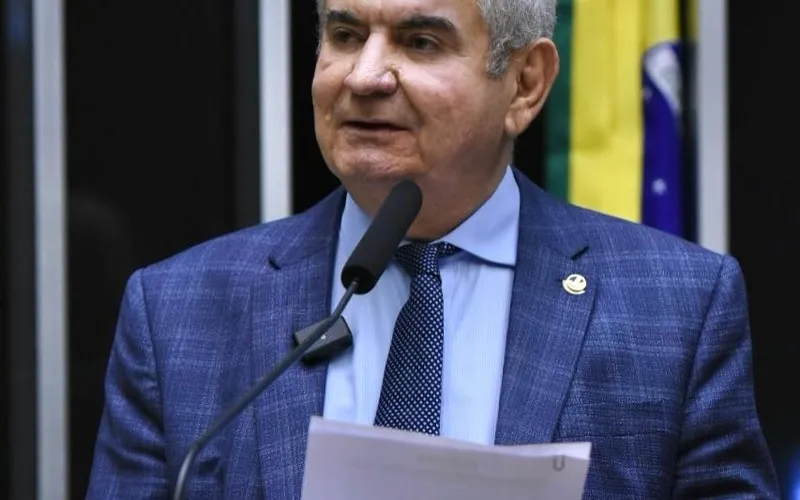 Traído pelo PT na Bahia, senador Ângelo Coronel anuncia saída do PSD para disputar reeleição ao lado de ACM