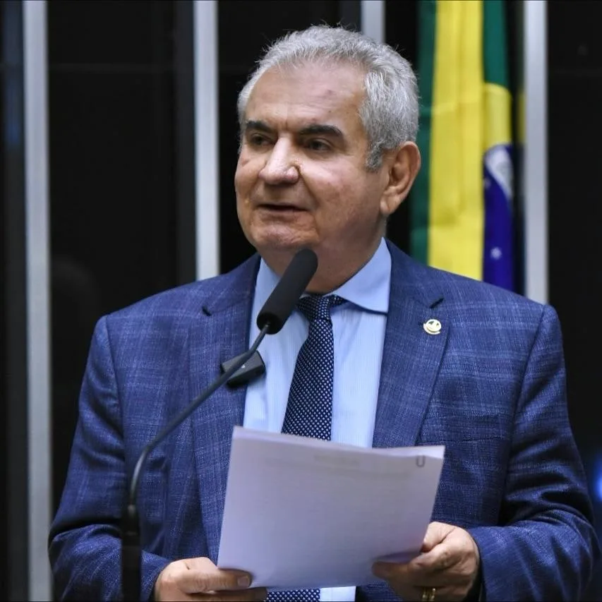 Traído pelo PT na Bahia, senador Ângelo Coronel anuncia saída do PSD para disputar reeleição ao lado de ACM