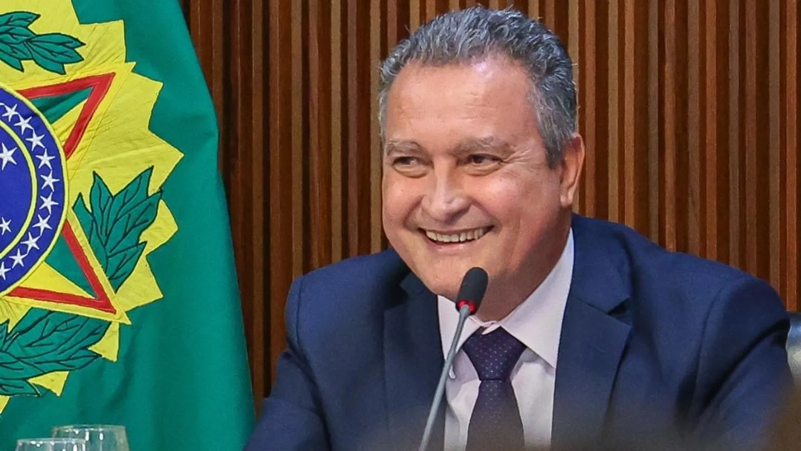 Decreto de Rui Costa em 2022 proibia servidores do estado de fugirem de altos do Banco Master