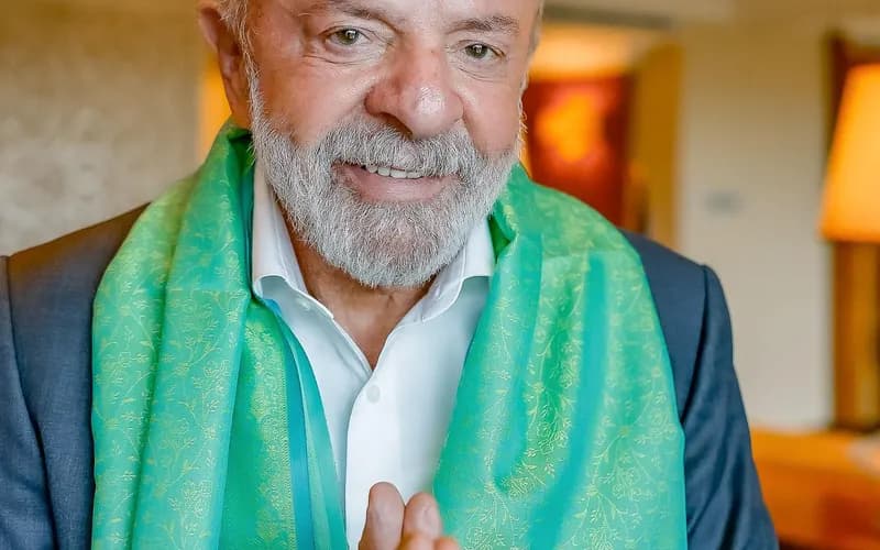 Lula lidera rejeição com 48,2% na corrida presidencial; Flávio Bolsonaro vem logo em seguida 