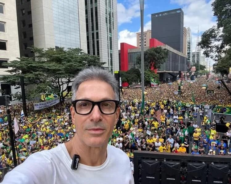 Governador de Minas é criticado após "abandonar" estado em meio a enchente e mortes para participar de manifestação em São Paulo