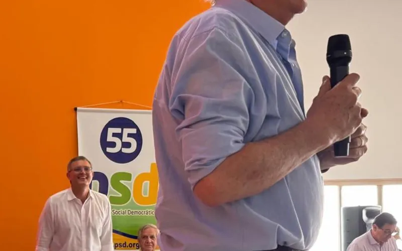 Caiado diz que Flávio Bolsonaro “não tem experiência” para ser presidente