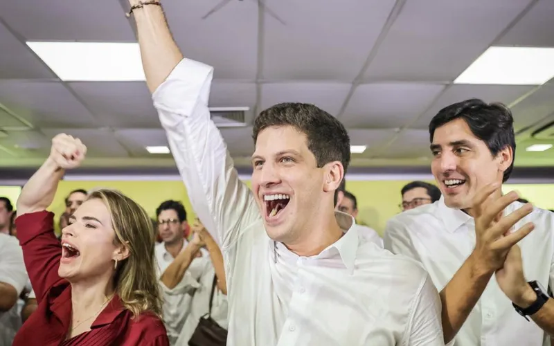 João Campos lidera corrida pelo governo de Pernambuco 