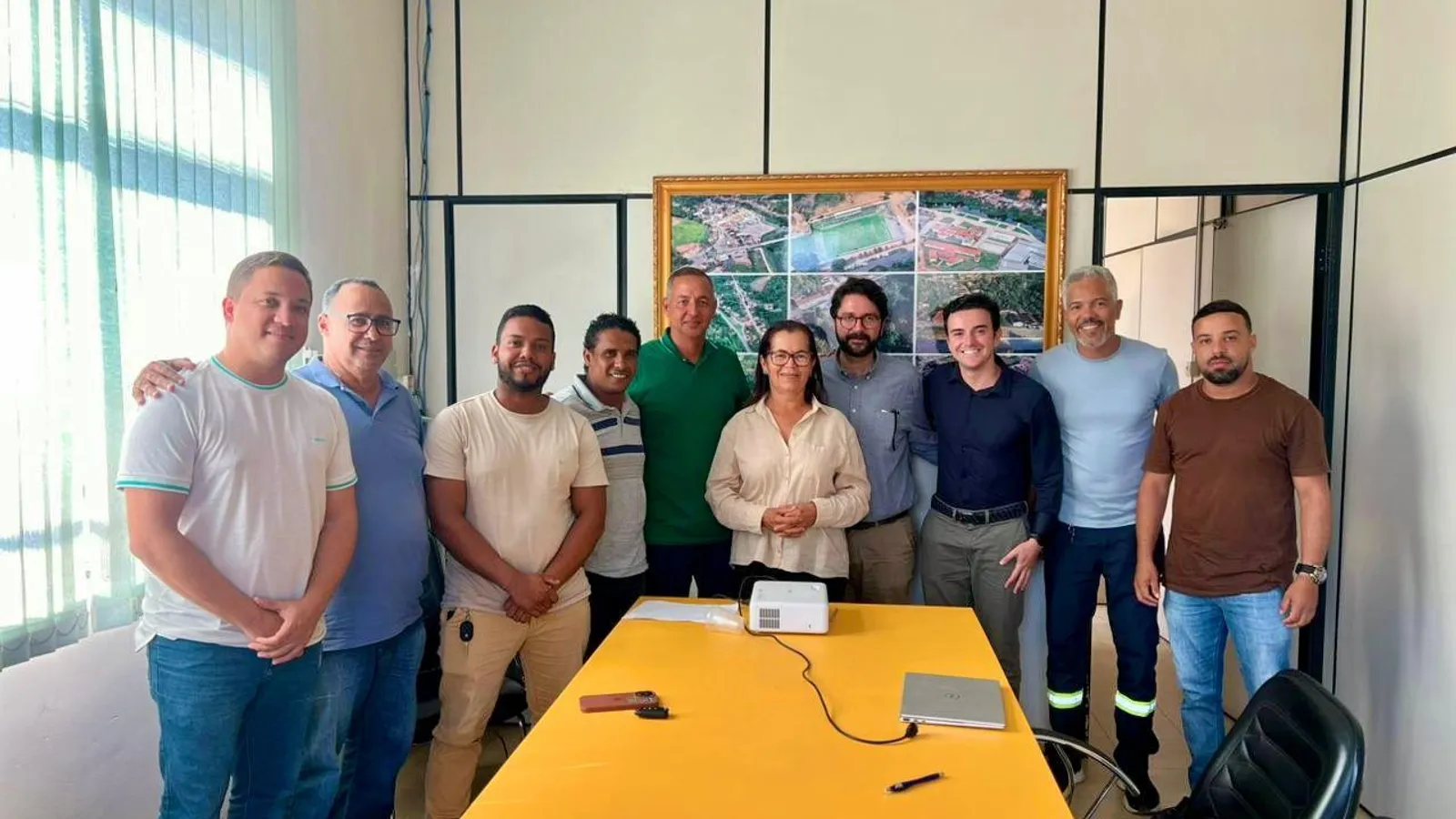 Prefeita de Teolândia se reúne com mineradora para discutir mineração de bauxita no município