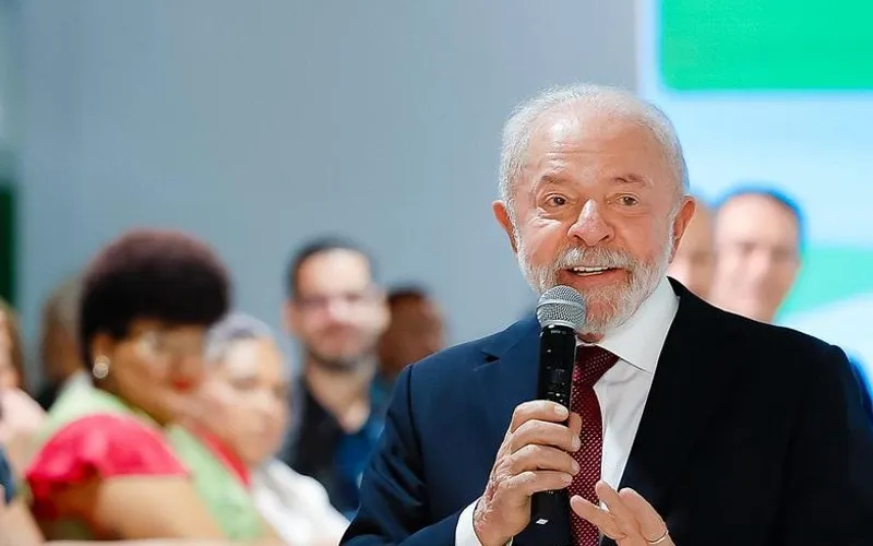 Lula fala bobagem durante evento, incita Donald Trump e coloca o país em risco 