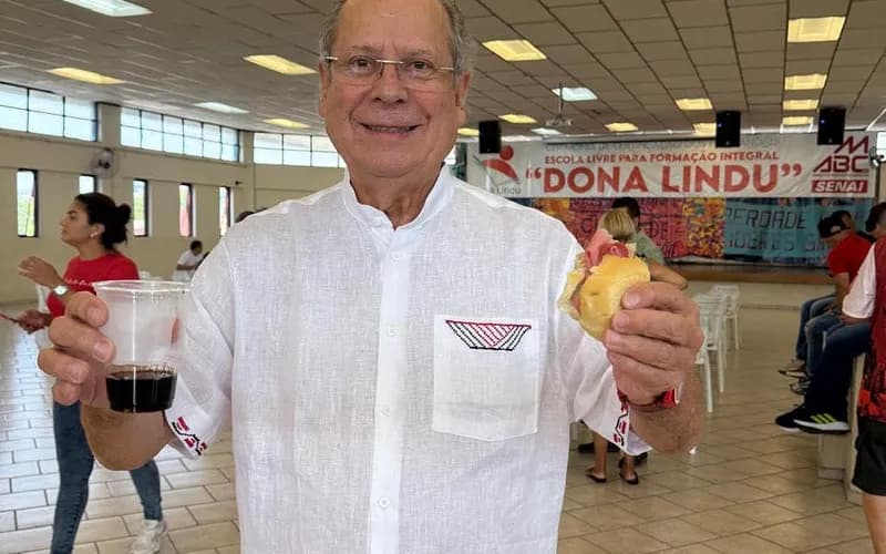 José Dirceu diz que Flávio Bolsonaro não é líder e nem tem vida própria