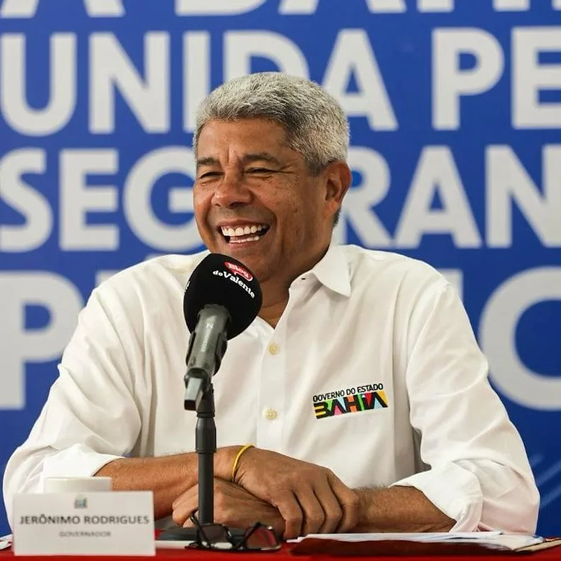 Jerônimo Rodrigues causa indignação ao afirmar que pediu para manter pacientes em corredores de hospitais