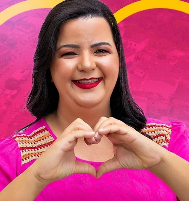 Ex-candidata a vice de Neto Caroba adere à base do prefeito Quinha em Presidente Tancredo Neves