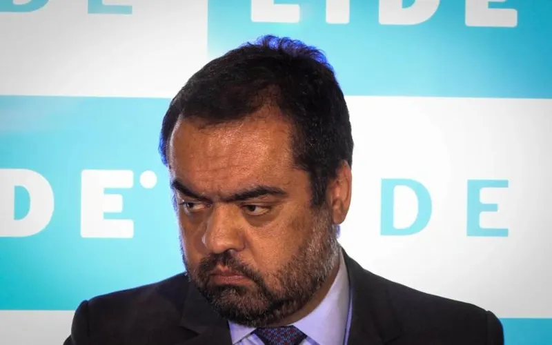 Alvo de operação da PF, ex-governador do Rio desiste de candidatura ao senado