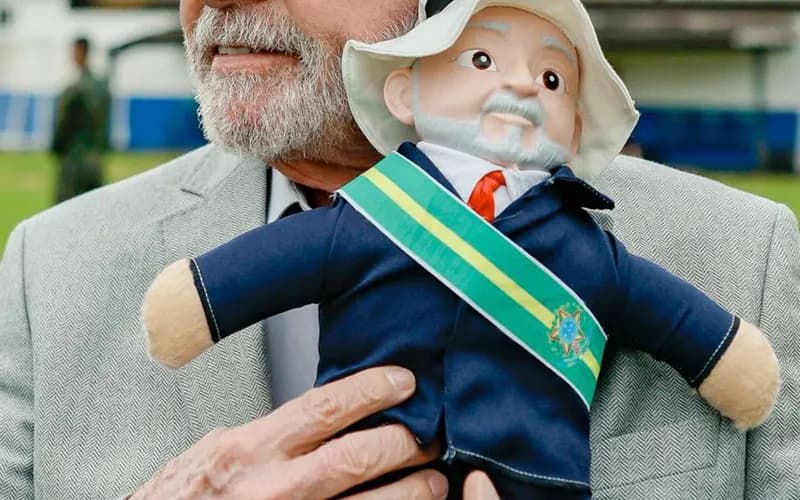 Lula diz que quem 'se meter' nas eleições brasileiras 'vai apanhar muito'