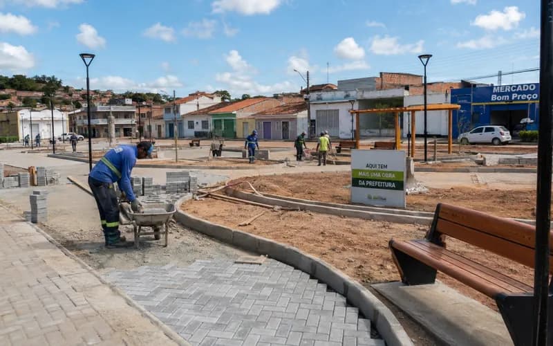 Gabriel de Parísio assina ordem de serviço para construção de nova Praça em Wenceslau Guimarães