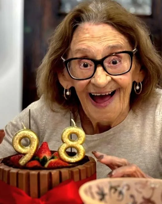 Morre Laura Cardoso, uma das maiores atrizes da história da televisão brasileira, aos 98 anos
