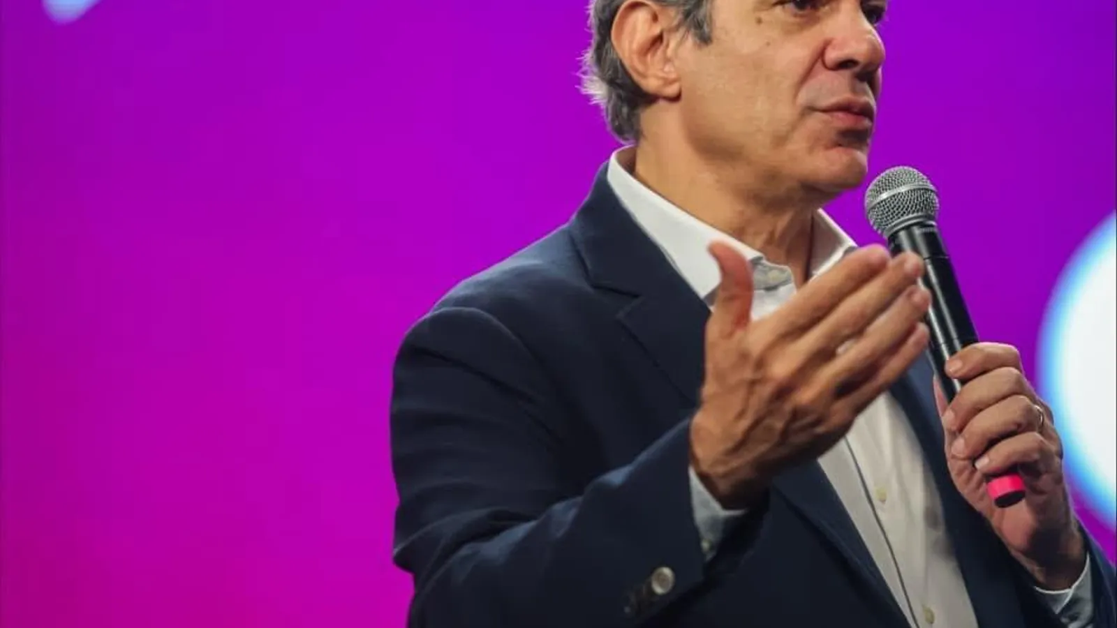 Haddad insinua que agentes da PF podem agir de forma irregular em investigação envolvendo Lulinha