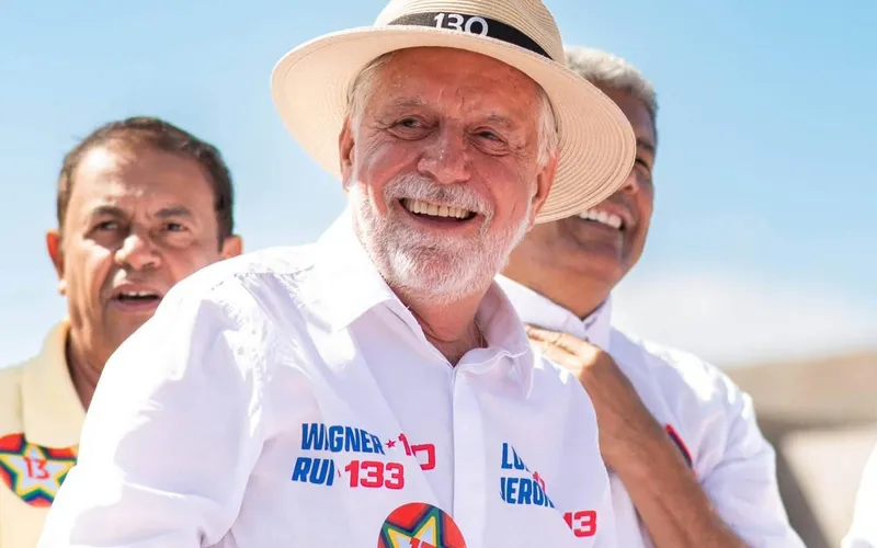 PT aposta no caso Master contra Flávio, mas finge esquecer envolvimento de Jaques Wagner no escândalo