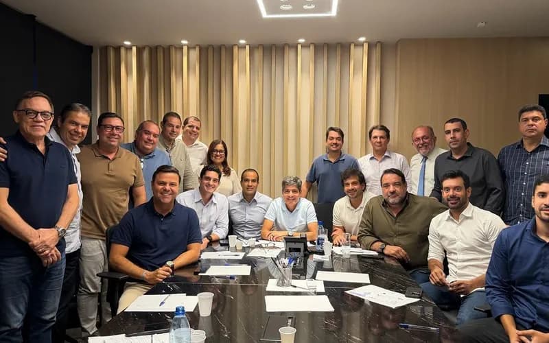 Bancada de oposição realiza reunião estratégica com ACM Neto e Bruno Reis visando 2026