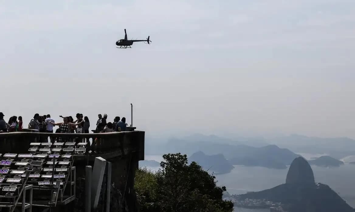 Voos panorâmicos de helicóptero no Rio seguirão novas regras