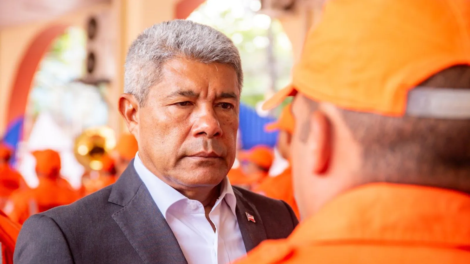 "Leva tudo pra vala", "dá uma entupida na boca dele" e "madeira neles", falas de Jerônimo mostram seu lado ditador e reforça sua rejeição no interior
