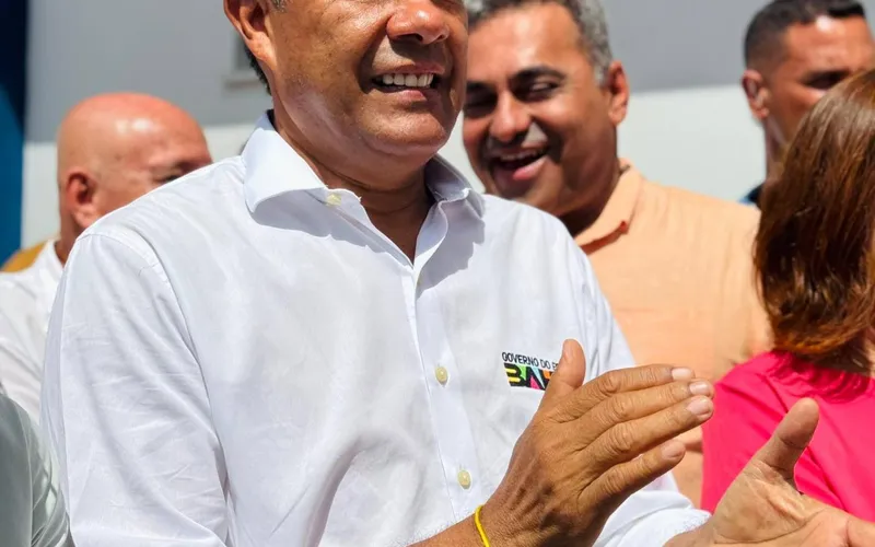Jerônimo culpa prefeitos do interior pelo aumento na fila da regulação na Bahia