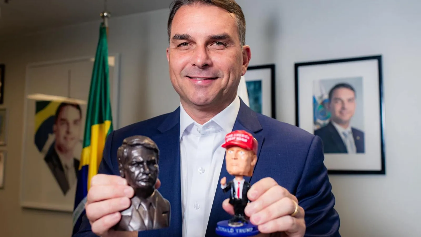 Flávio Bolsonaro admite possível desistência da pré-candidatura à Presidência e condiciona recuo à anistia para Jair Bolsonaro