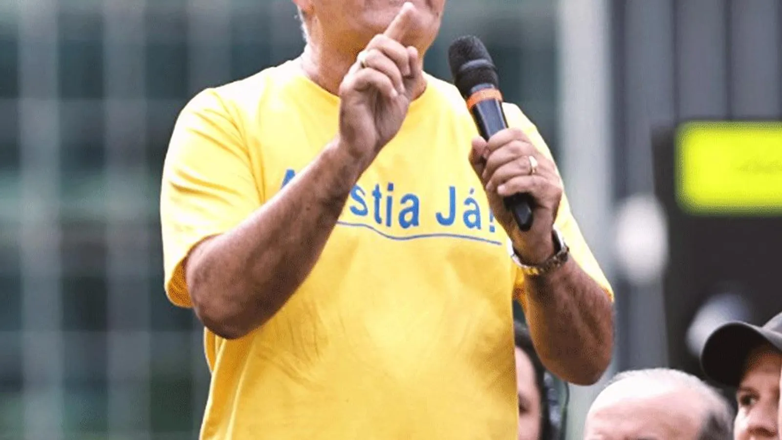 Silas Mafaia defende retirada de pré-candidatura a presidência de Flávio Bolsonaro e aponta Tarcísio de Freitas como nome ideal