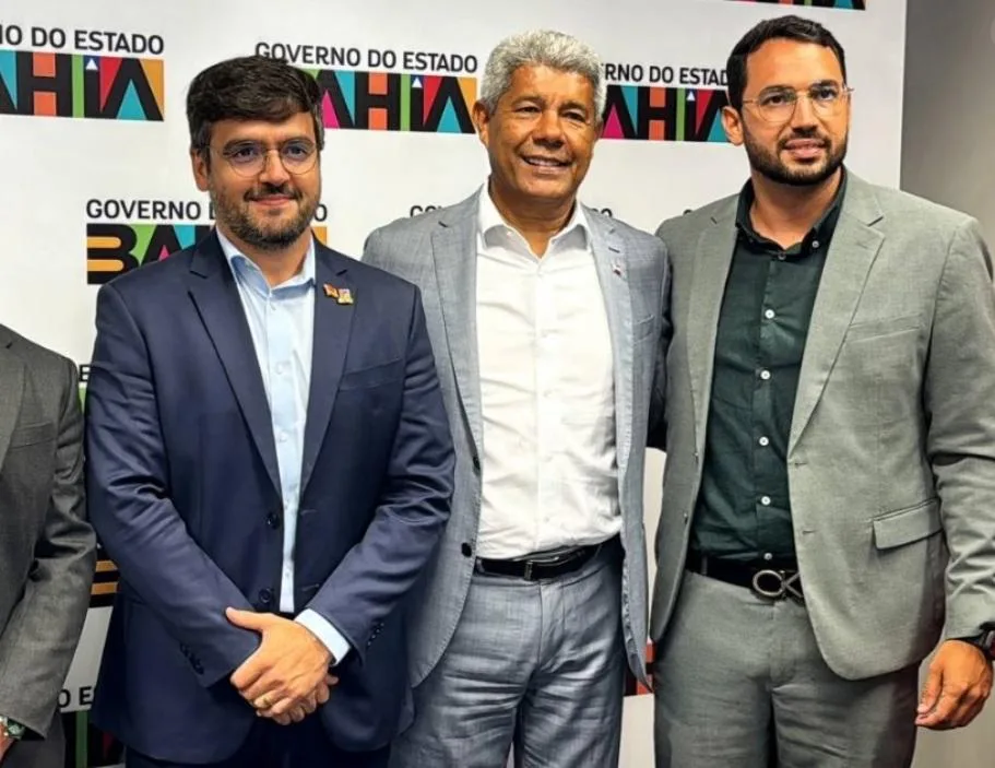 Após "implorar" por encontro, prefeito de Ilhéus conversa com Jerônimo, mas adianta que seu compromisso é com sua cidade
