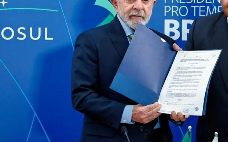 Lula assina indulto natalino e exclui bolsonaristas condenados por crimes contra o Estado Democrático