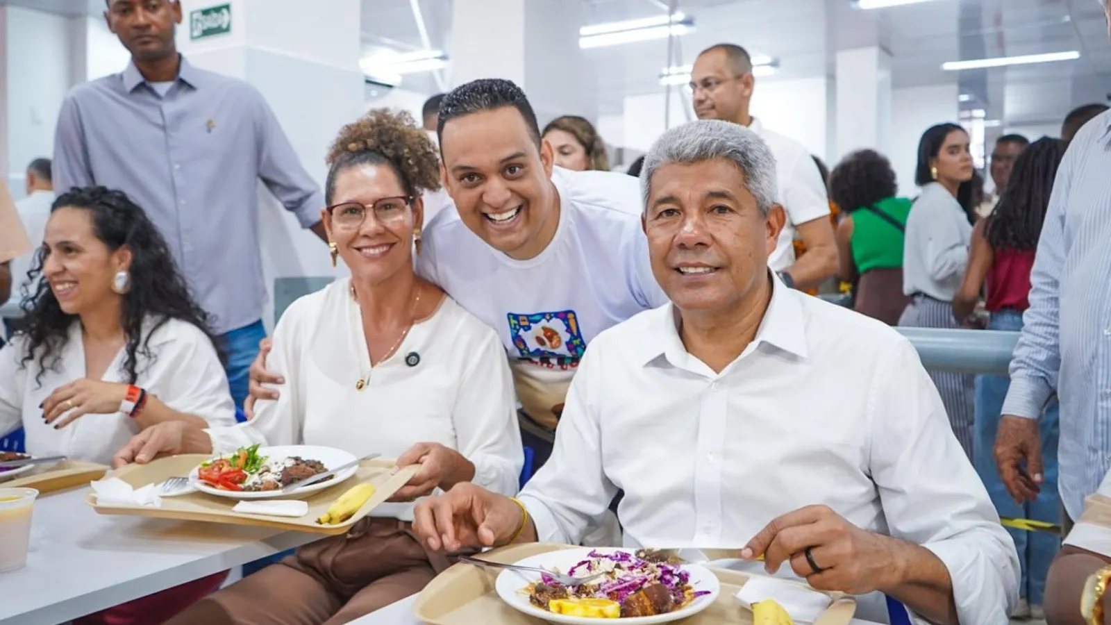 Governador do PT assume persistência da fome na Bahia após quase 20 anos de governos do partido