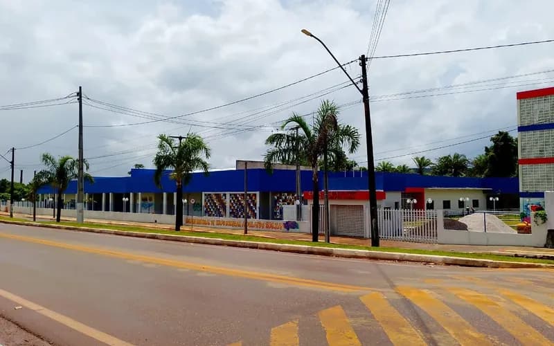 Morador denuncia suposto atraso intencional na inauguração de colégio estadual em Nilo Peçanha