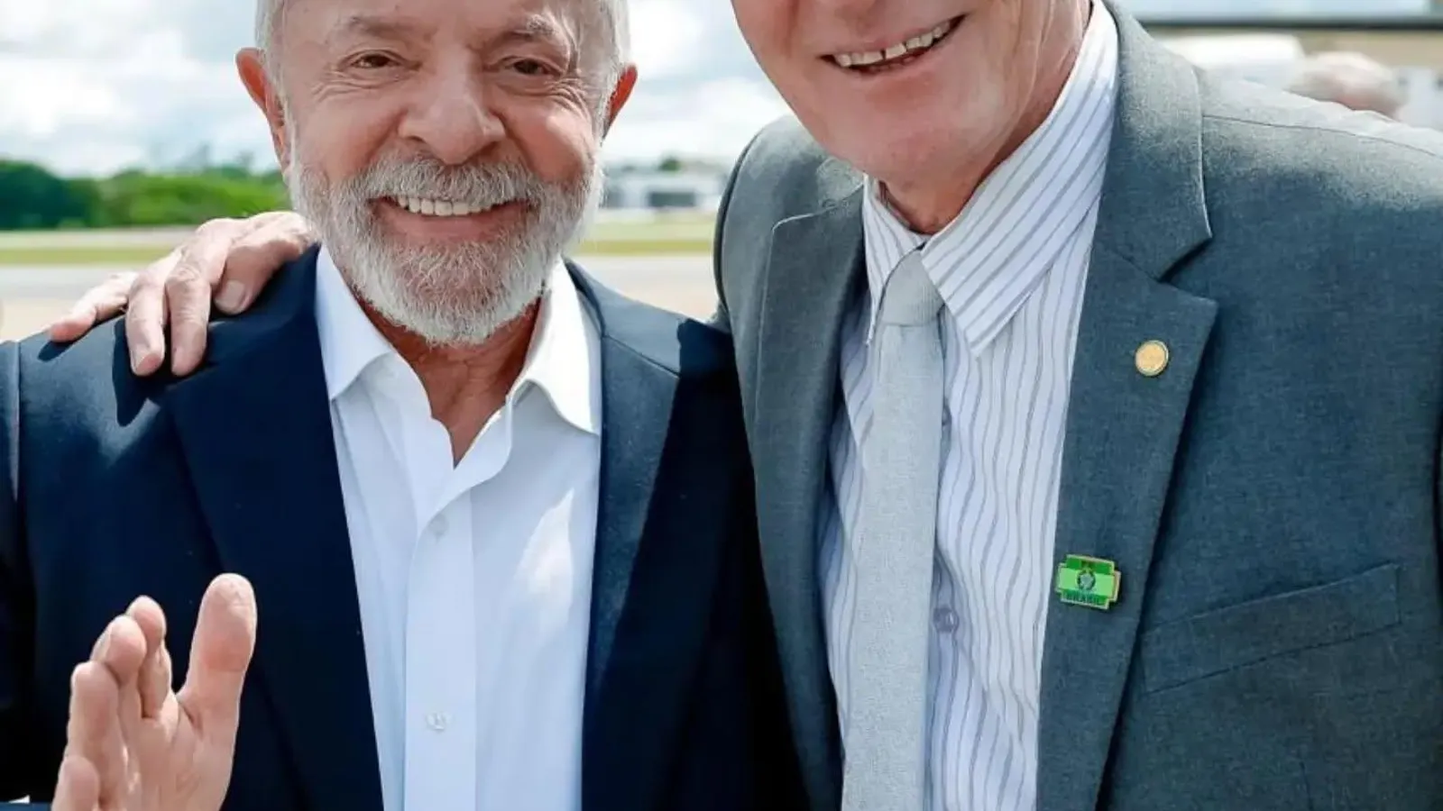 Deputado do PT posta imagem falsa nas redes sociais associando dono do Banco Master a Bolsonaro e ex-presidente do Banco Central