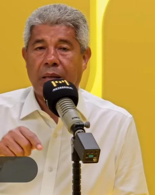 Jerônimo chama governo Bolsonaro de “anos malditos” e diz que se "orgulha" de estar governador "nessa fase da Bahia"