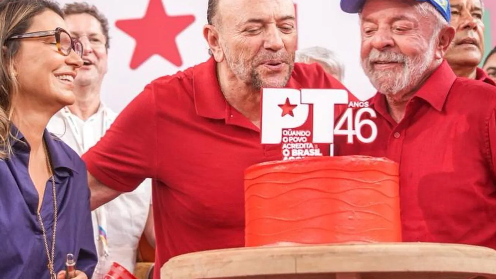 Lula mostra preocupação e diz brigas internas estão acabando com o PT
