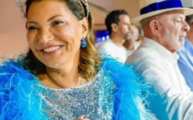 Mulher de Lula desiste de desfilar em carro alegórico e diz que temia perseguição ao petista