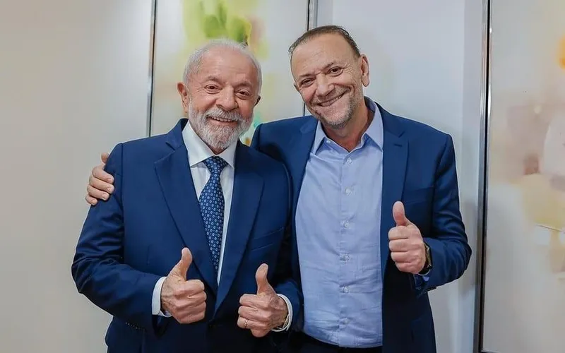 Presidente nacional do PT diz que relação entre Lula e evangélicos não será afetada por causa de críticas feitas por escola de samba no Rio de Janeiro