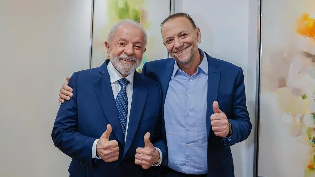 Presidente nacional do PT diz que relação entre Lula e evangélicos não será afetada por causa de críticas feitas por escola de samba no Rio de Janeiro