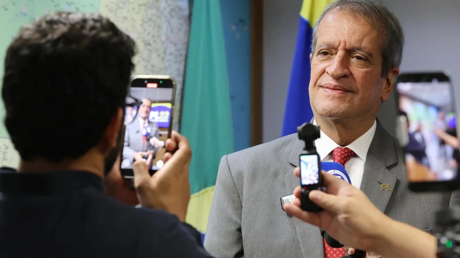 Valdemar se irrita com Bolsonaro e diz que ele não decide tudo sozinho